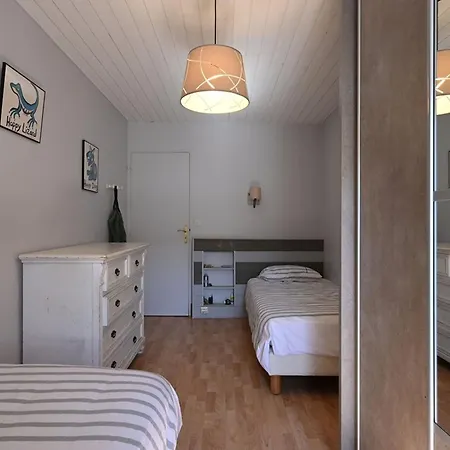 Дом отдыха Charmante Maison De Village Au Coeur De - Fr-1-434-119 *