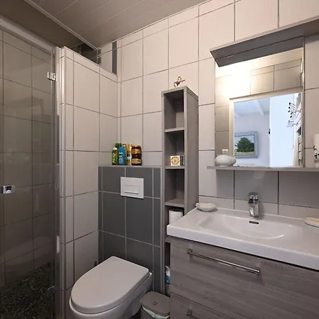 Charmante Maison De Village Au Coeur De - Fr-1-434-119 Ла-Куард-сюр-Мер